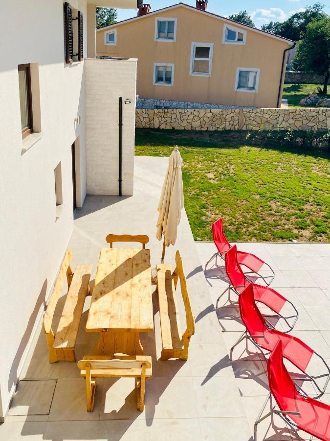 Villa Fluggi Near Labin Santalezi Exterior foto