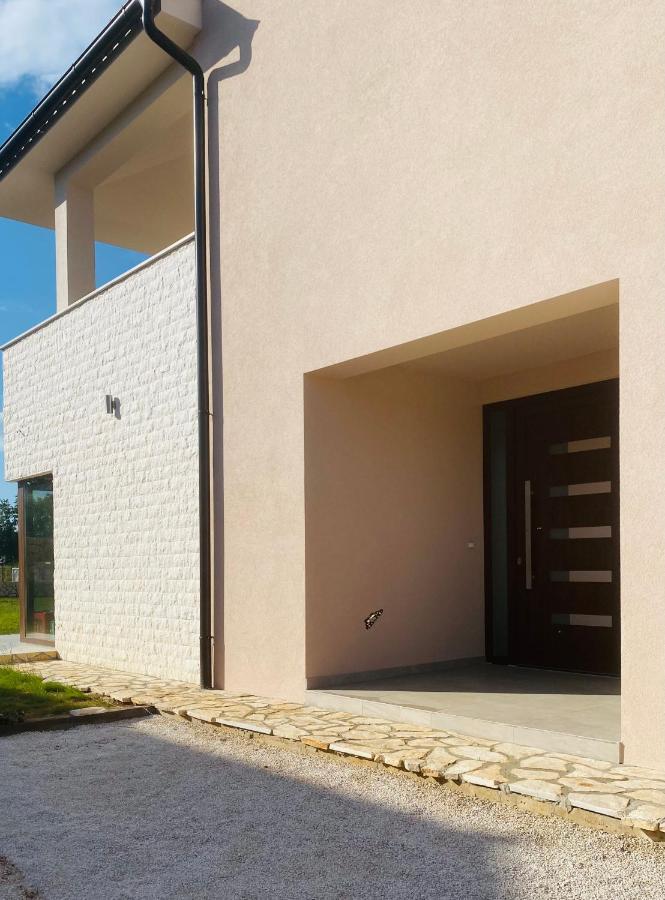 Villa Fluggi Near Labin Santalezi Exterior foto